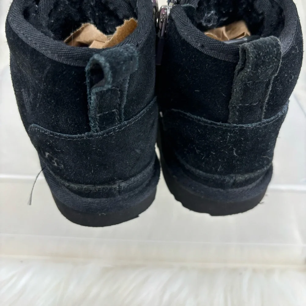 UGG NEUMELL CHUNKY ANKLE KIDS BOOTIES SIZE 12